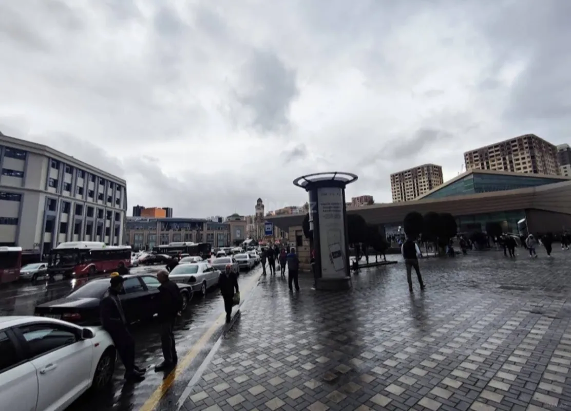 Kirayə verilir 5 otaqlı mənzil 200 m²