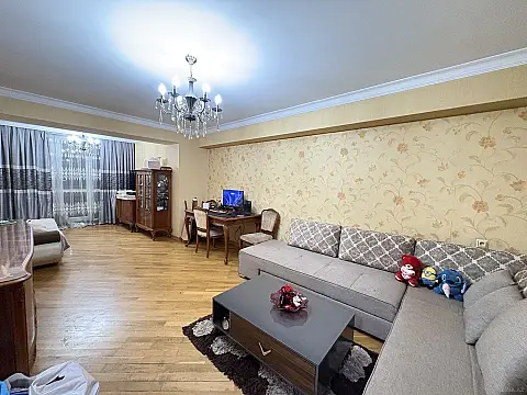 Satılır 3 otaqlı mənzil 140 m²