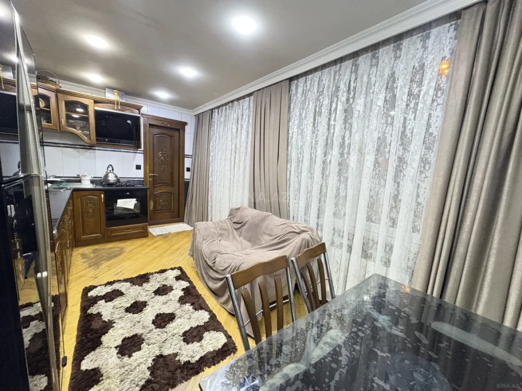 Satılır 3 otaqlı mənzil 140 m²