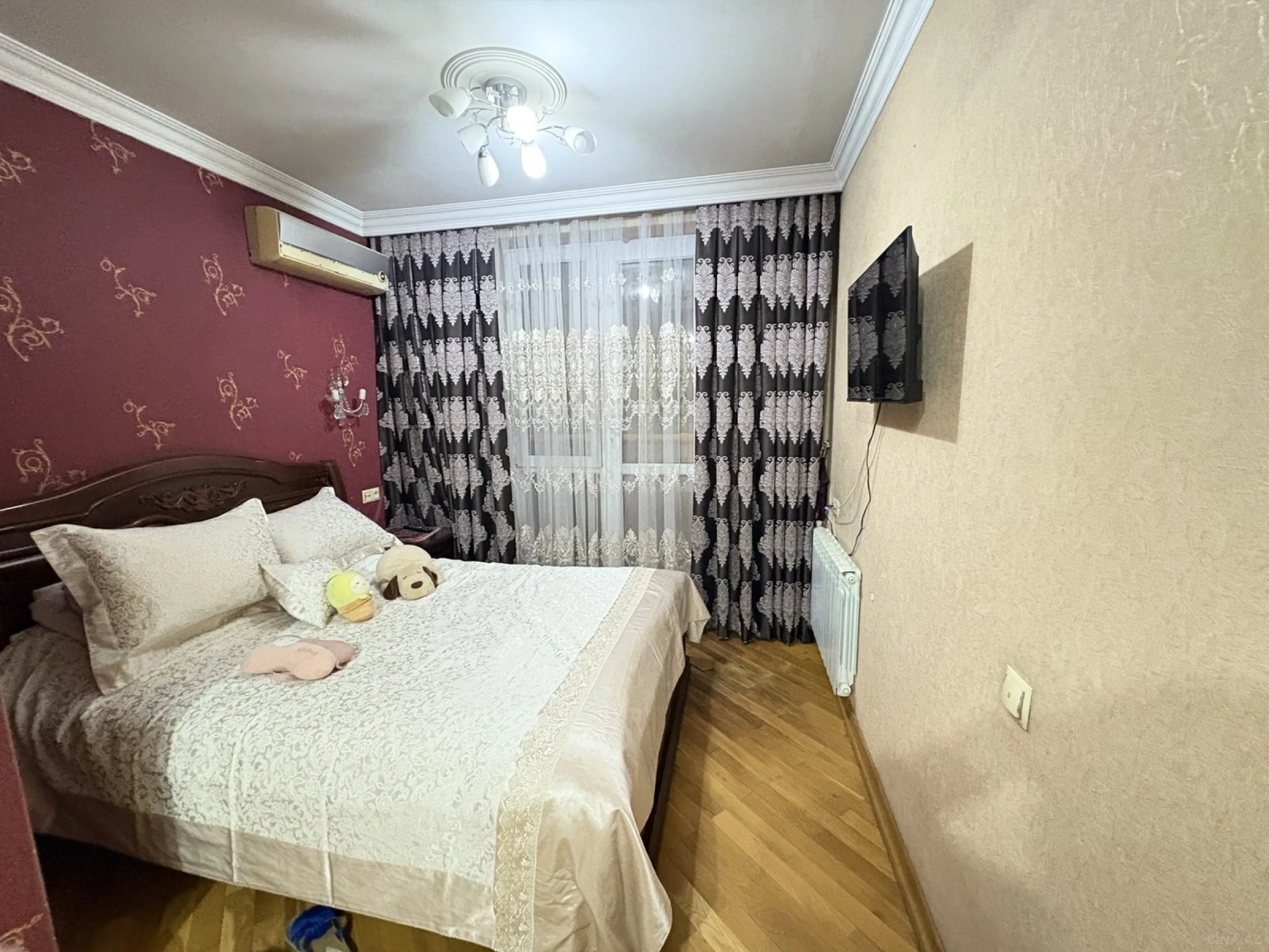 Satılır 3 otaqlı mənzil 140 m²