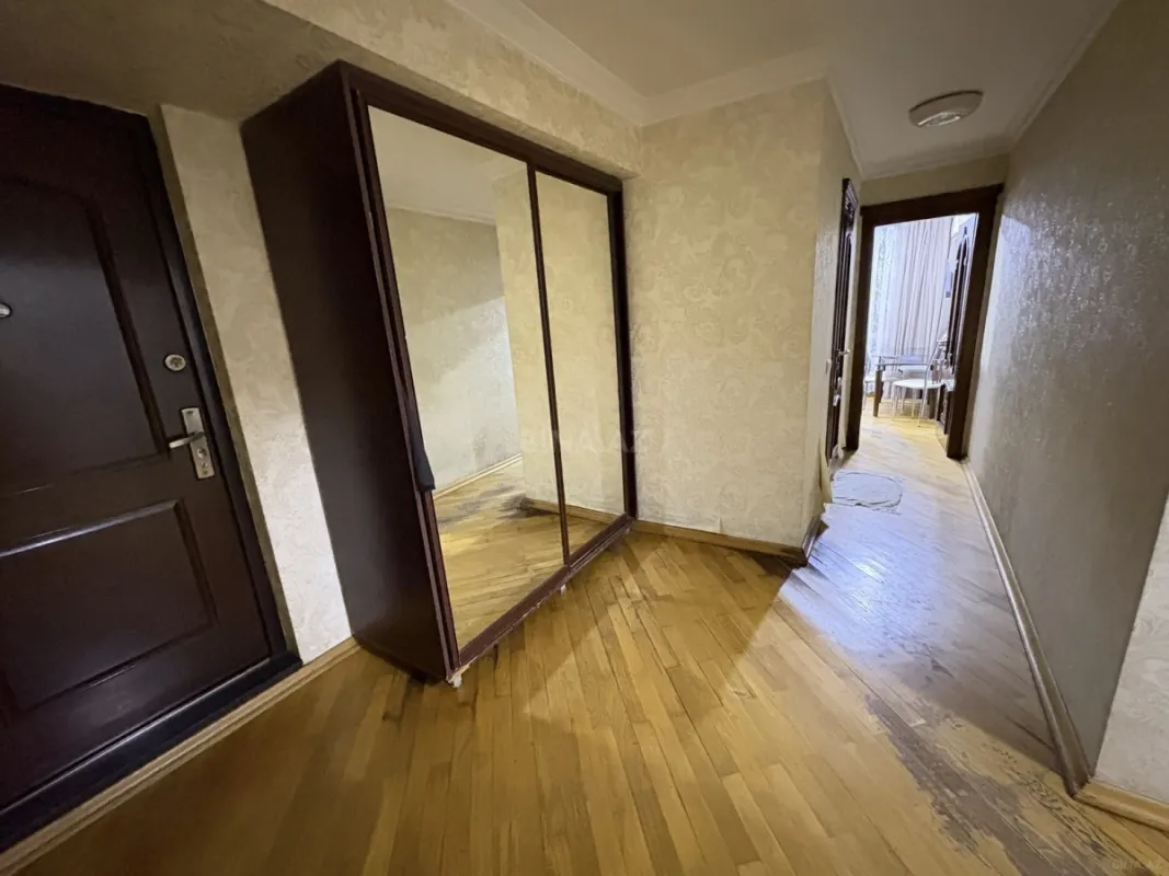 Satılır 3 otaqlı mənzil 140 m²