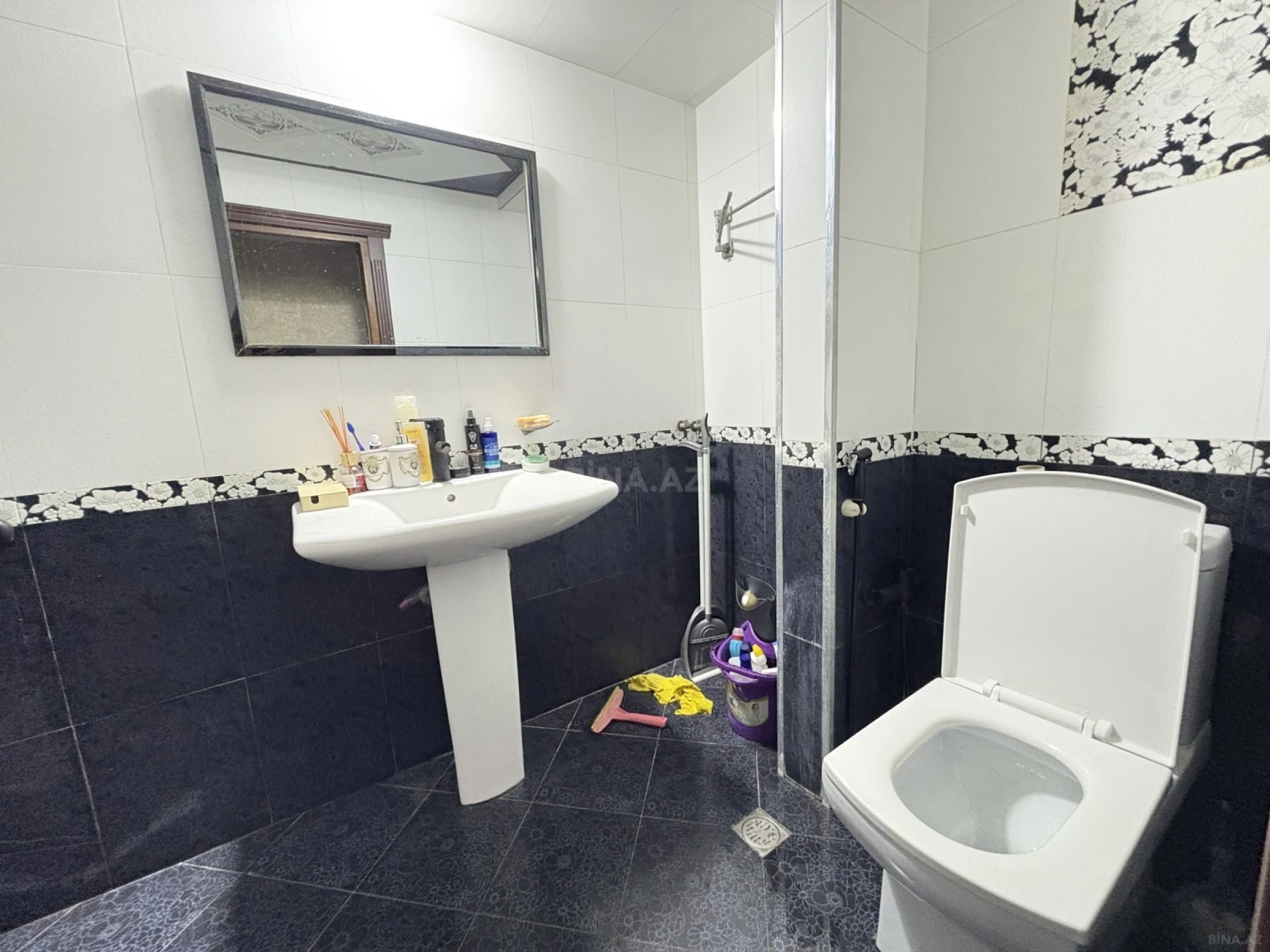 Satılır 3 otaqlı mənzil 140 m²
