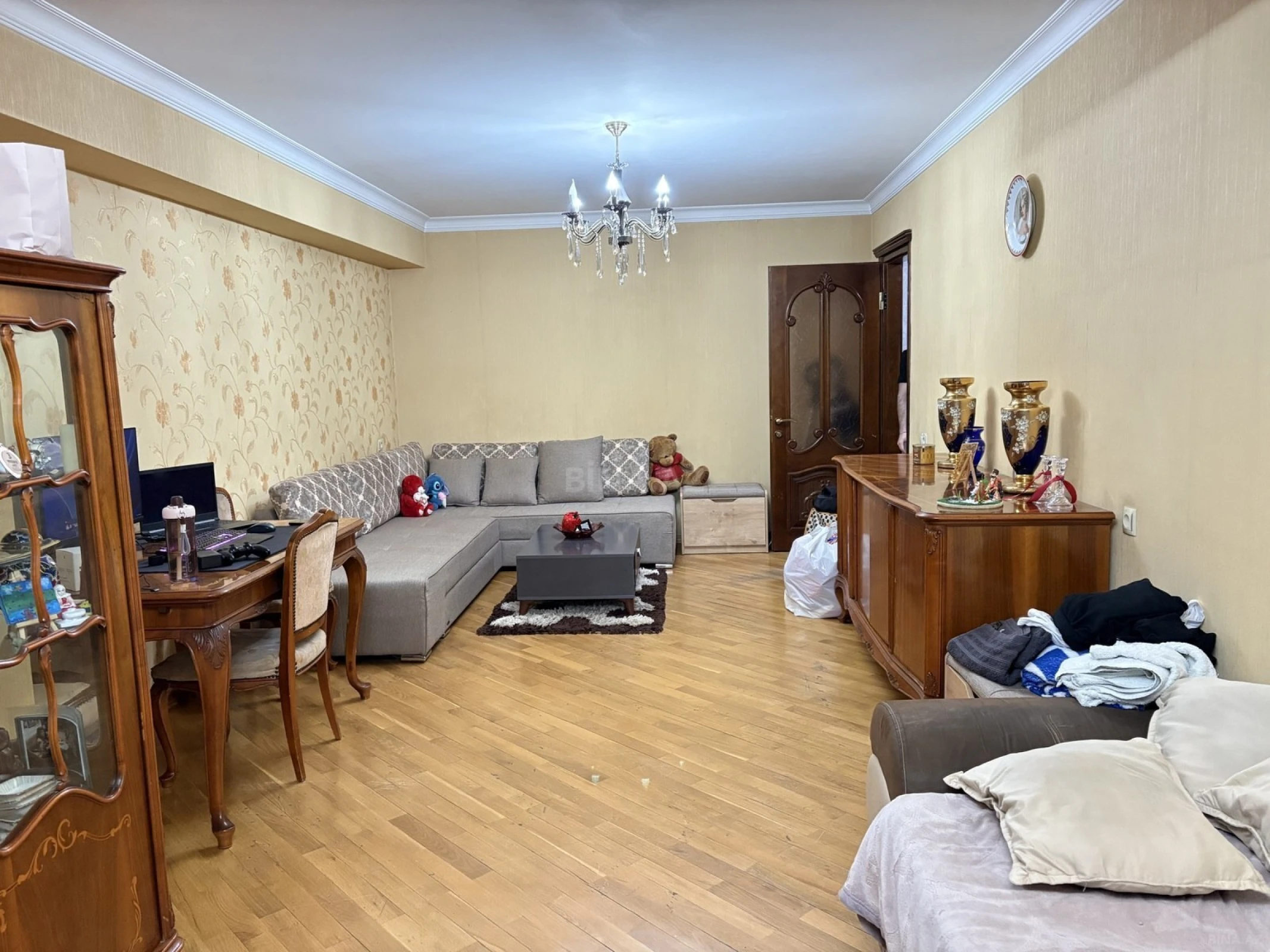 Satılır 3 otaqlı mənzil 140 m²