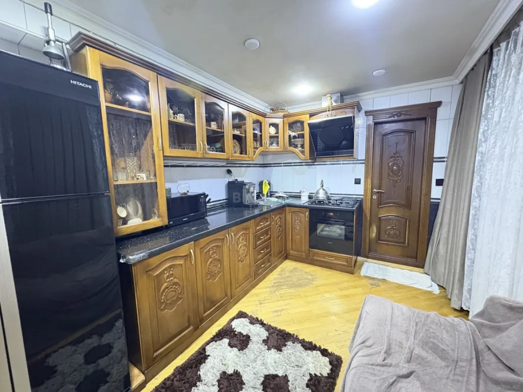 Satılır 3 otaqlı mənzil 140 m²