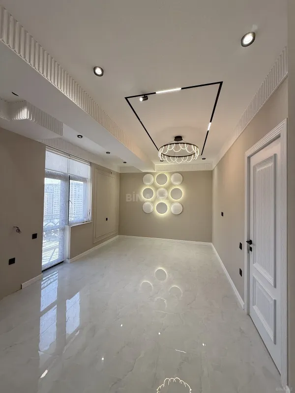 Satılır 4 otaqlı mənzil 140 m²