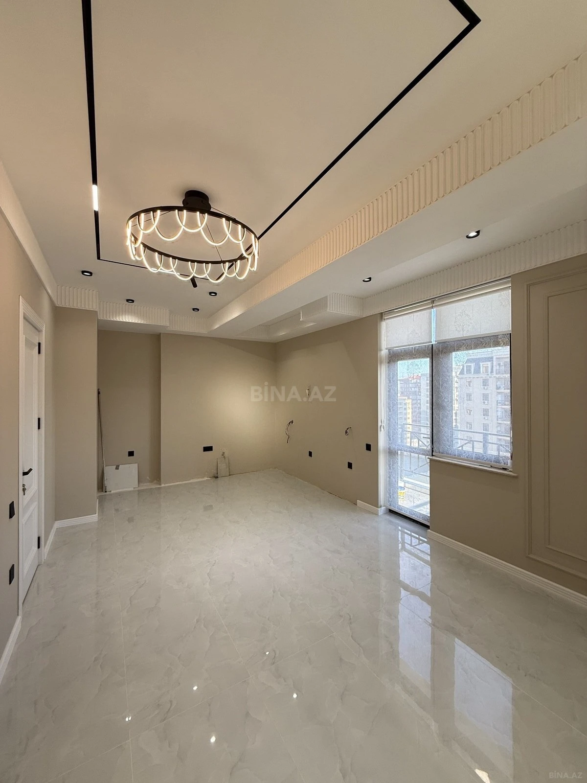 Satılır 4 otaqlı mənzil 140 m²