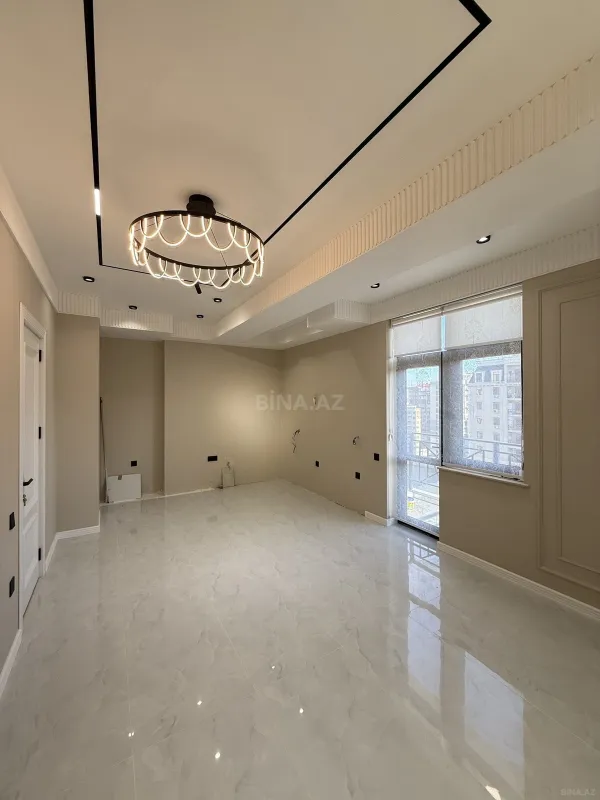 Satılır 4 otaqlı mənzil 140 m²