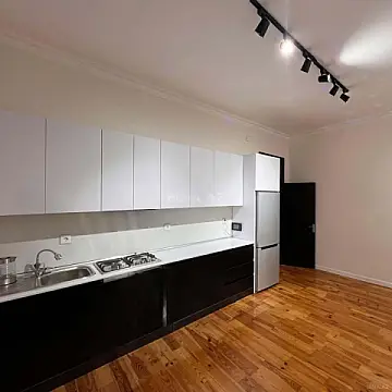 Kirayə verilir 5 otaqlı həyət evi 400 m²
