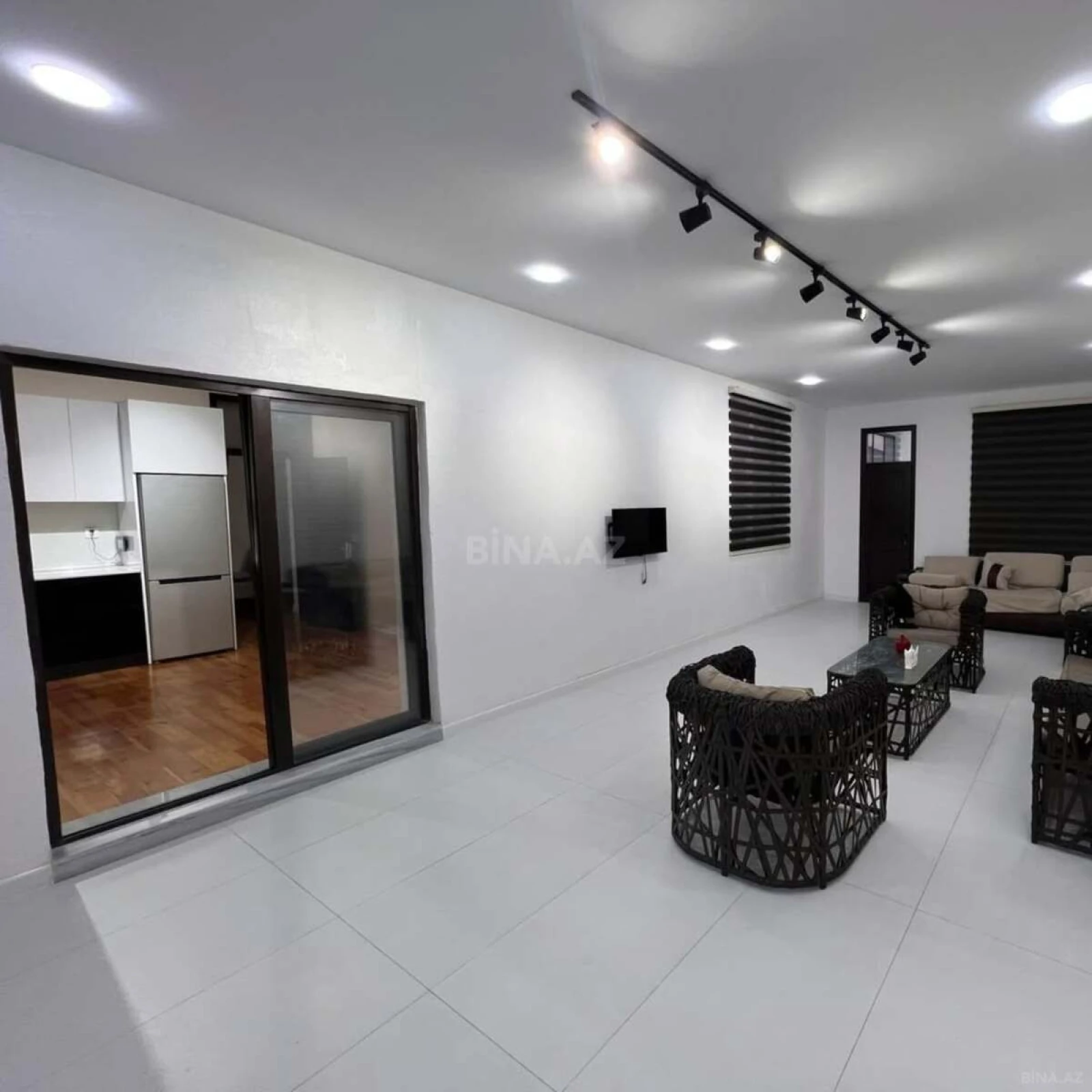 Kirayə verilir 5 otaqlı həyət evi 400 m²