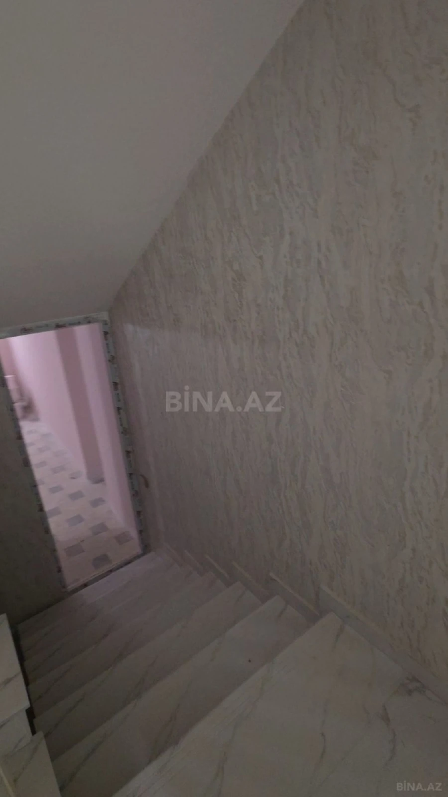 Satılır 7 otaqlı həyət evi 360 m²