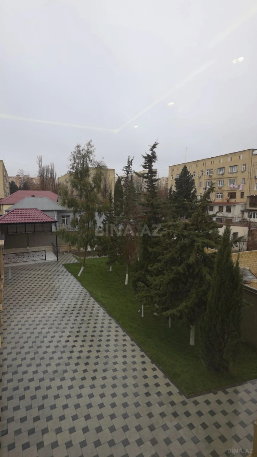Satılır 7 otaqlı həyət evi 360 m²