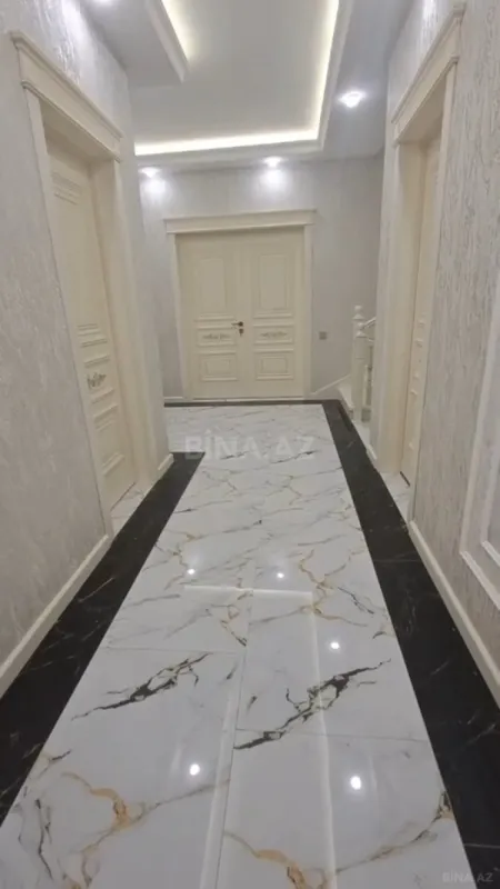 Satılır 7 otaqlı həyət evi 360 m²