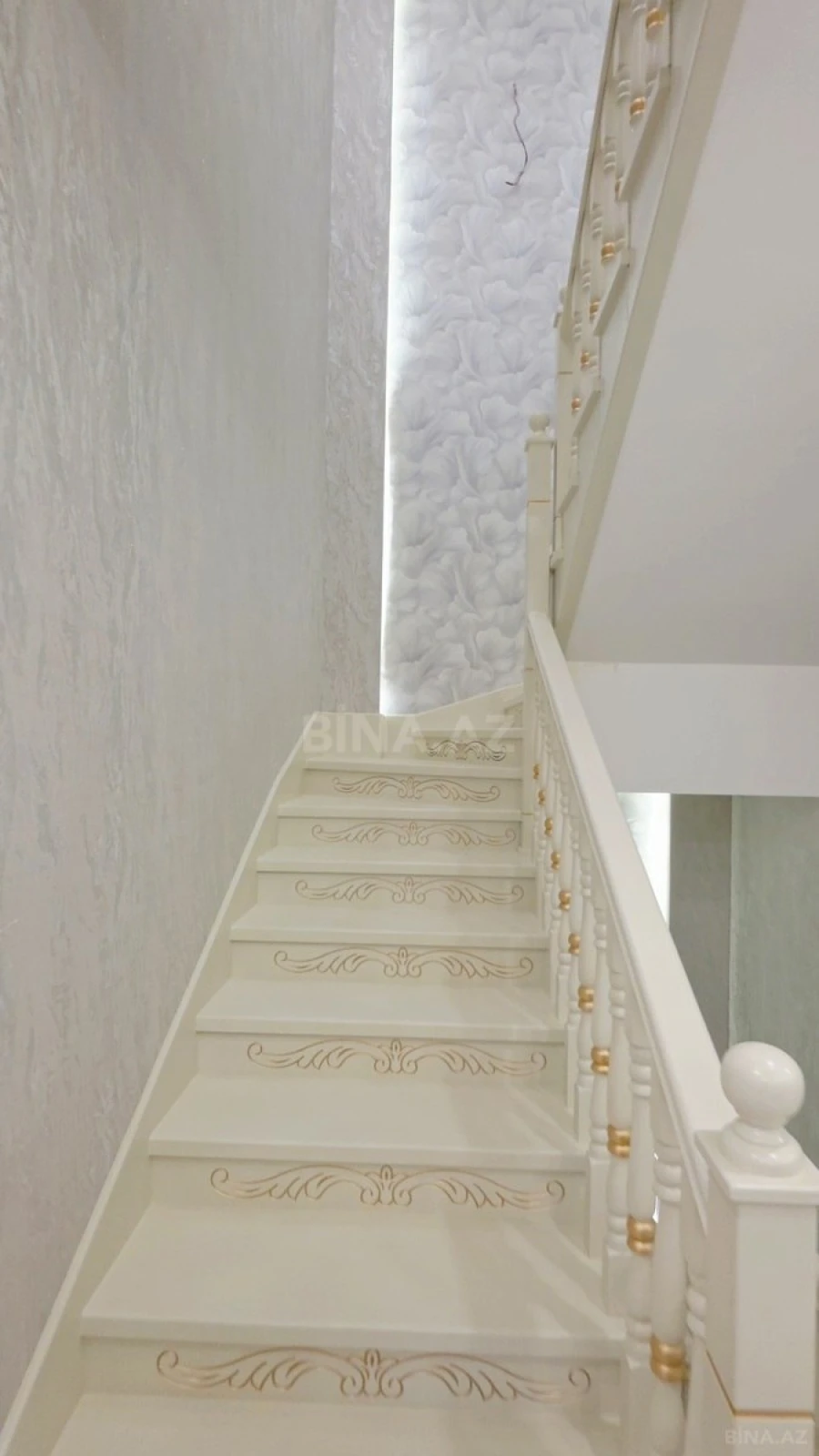 Satılır 7 otaqlı həyət evi 360 m²