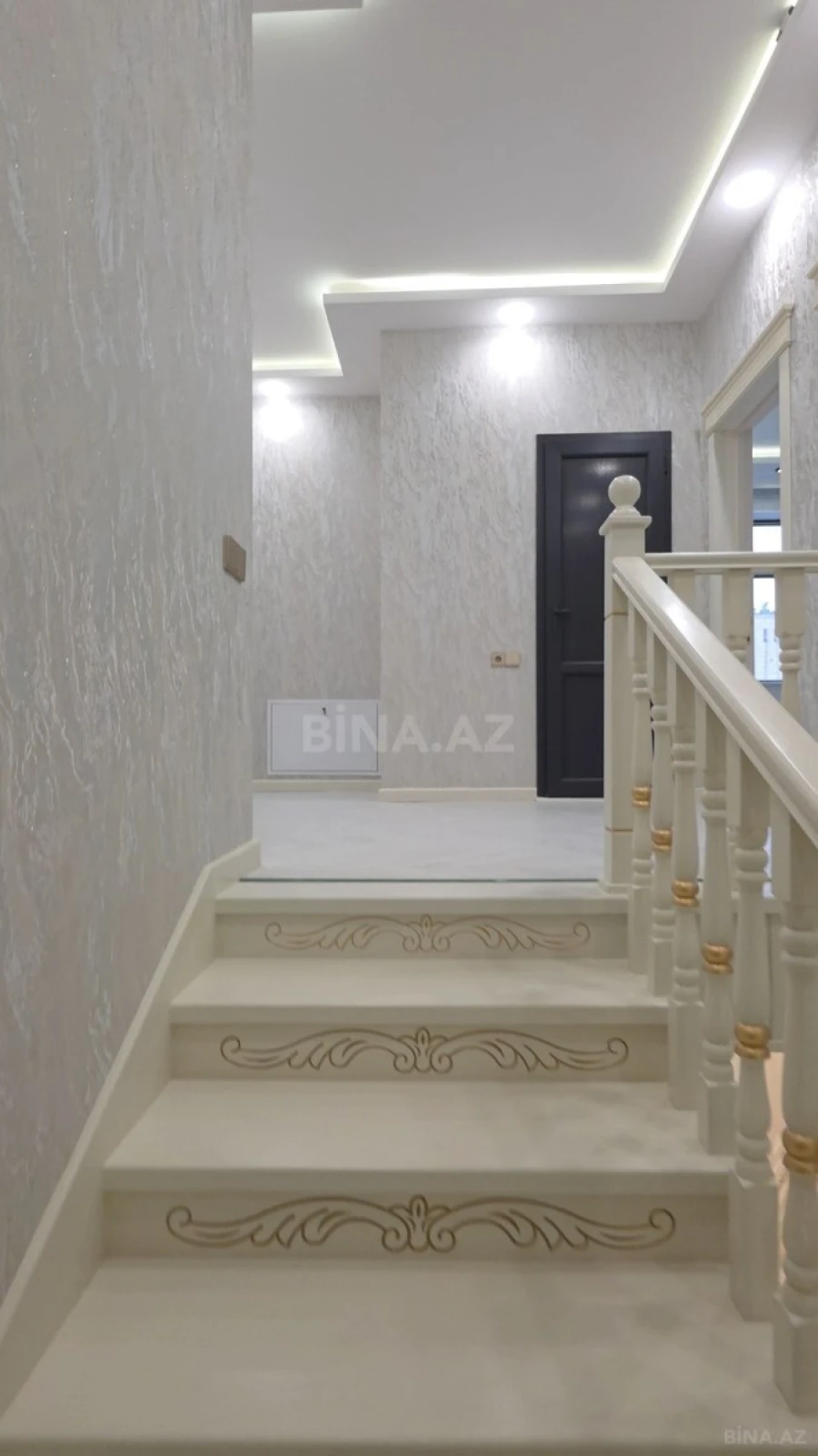 Satılır 7 otaqlı həyət evi 360 m²