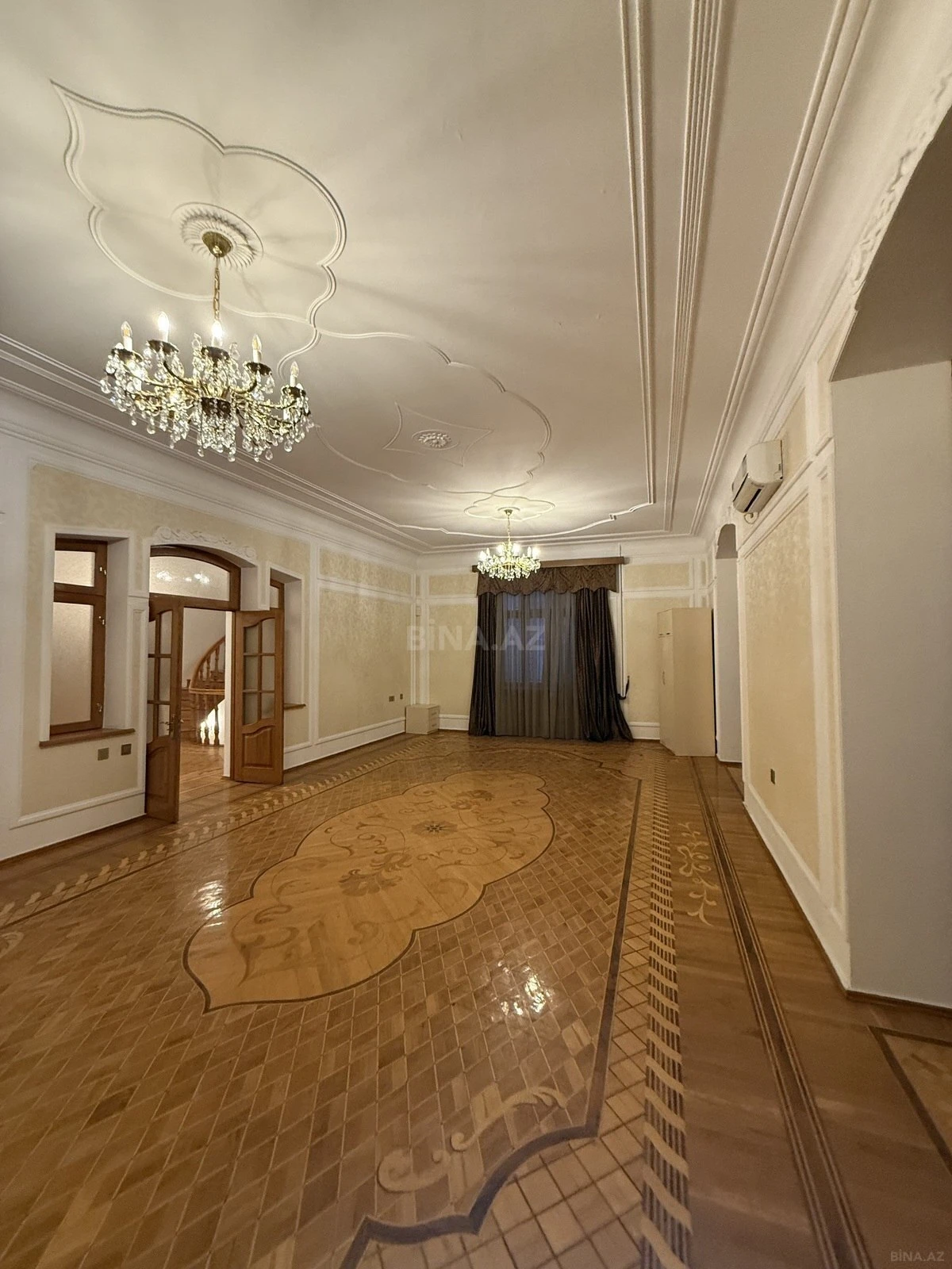 Satılır 6 otaqlı həyət evi 450 m²