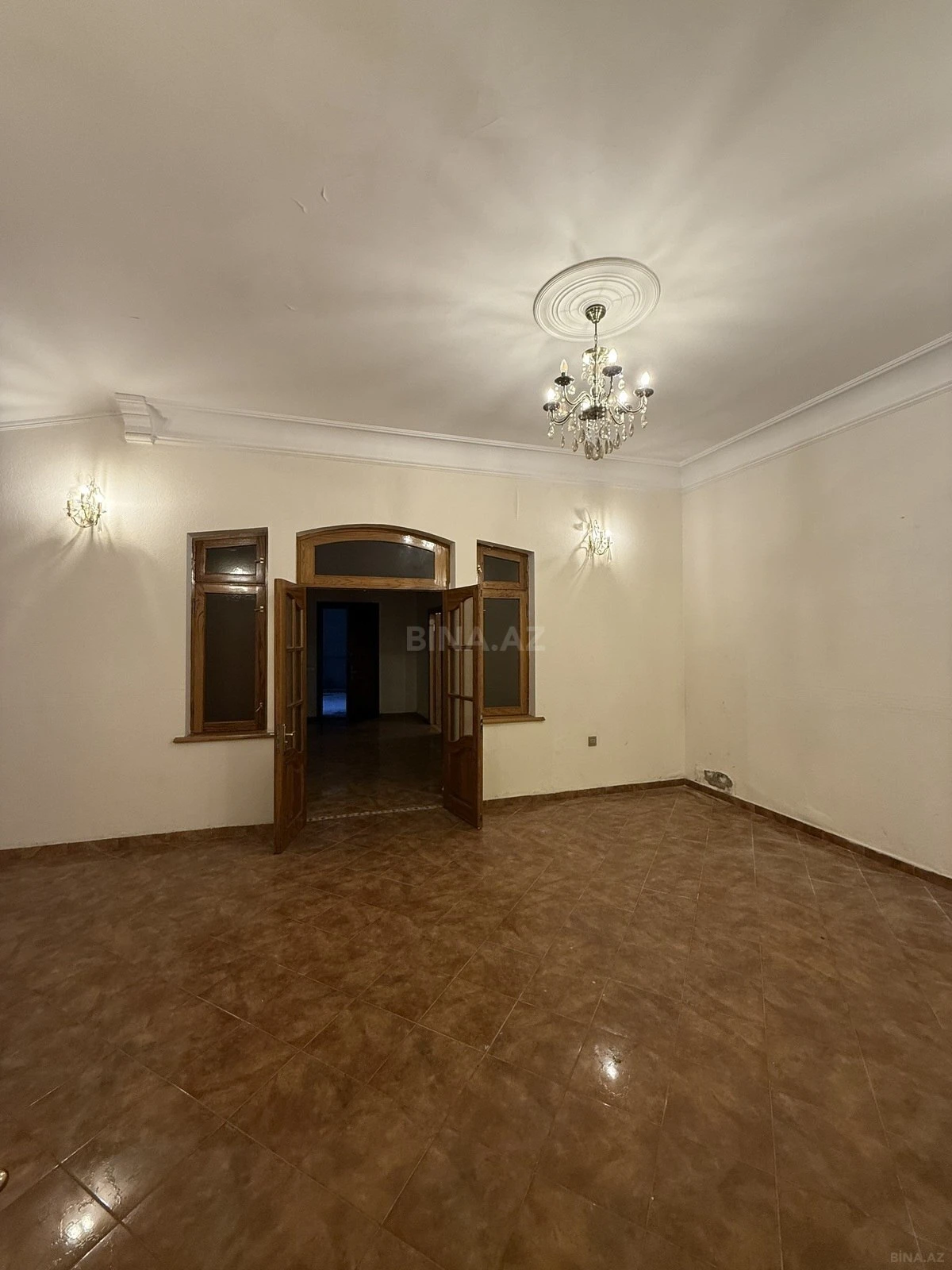 Satılır 6 otaqlı həyət evi 450 m²