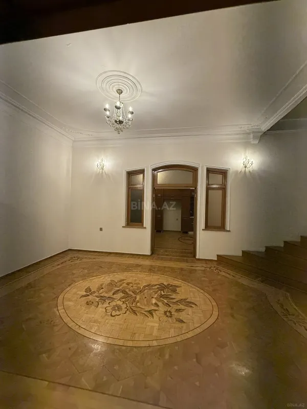 Satılır 6 otaqlı həyət evi 450 m²