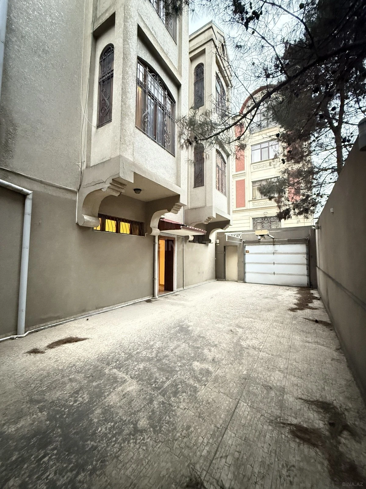 Satılır 6 otaqlı həyət evi 450 m²