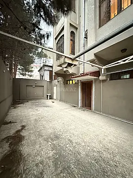 Satılır 6 otaqlı həyət evi 450 m²