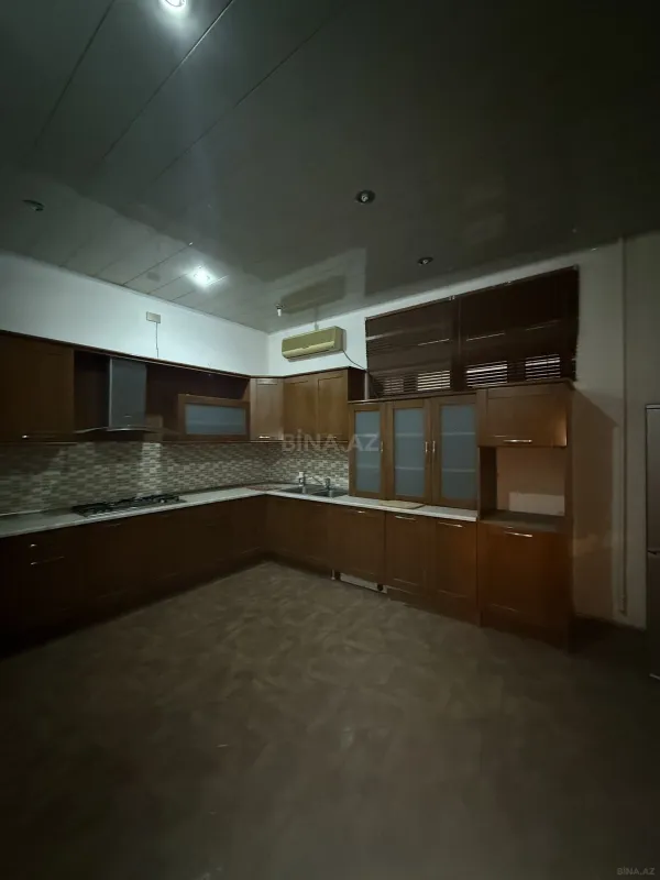 Satılır 6 otaqlı həyət evi 450 m²