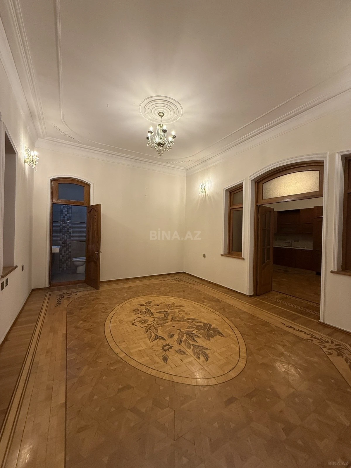 Satılır 6 otaqlı həyət evi 450 m²