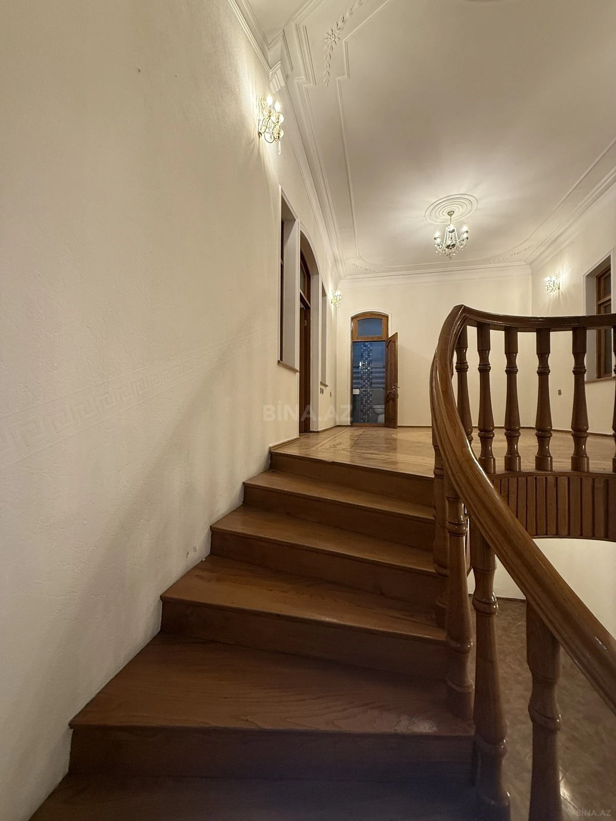 Satılır 6 otaqlı həyət evi 450 m²