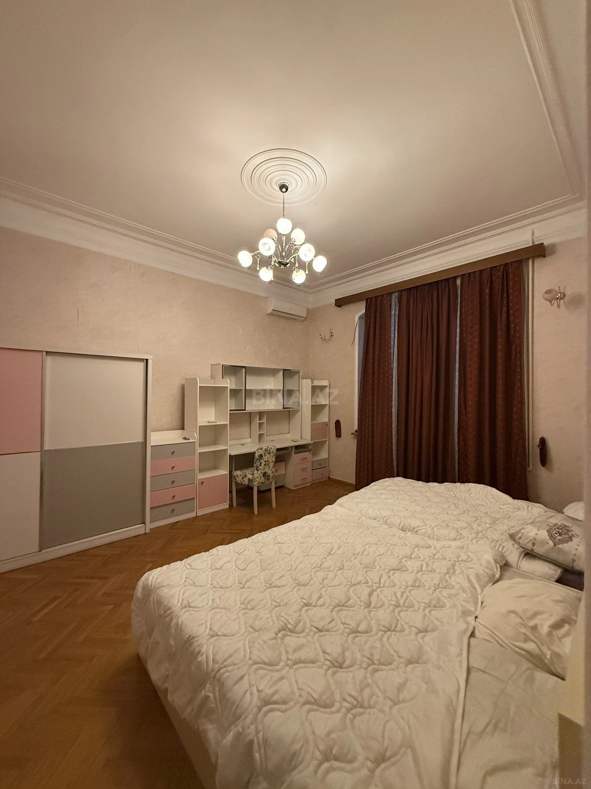 Satılır 6 otaqlı həyət evi 450 m²