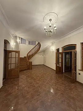Satılır 6 otaqlı həyət evi 450 m²