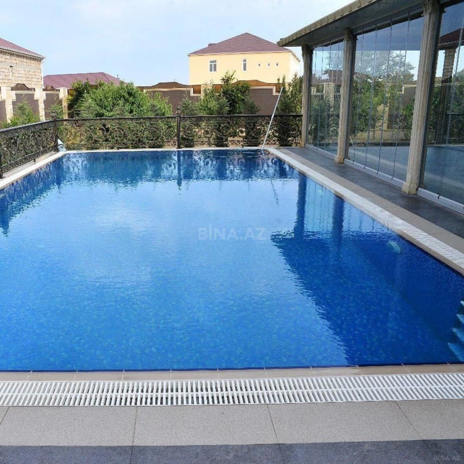 Kirayə verilir 4 otaqlı həyət evi 350 m²