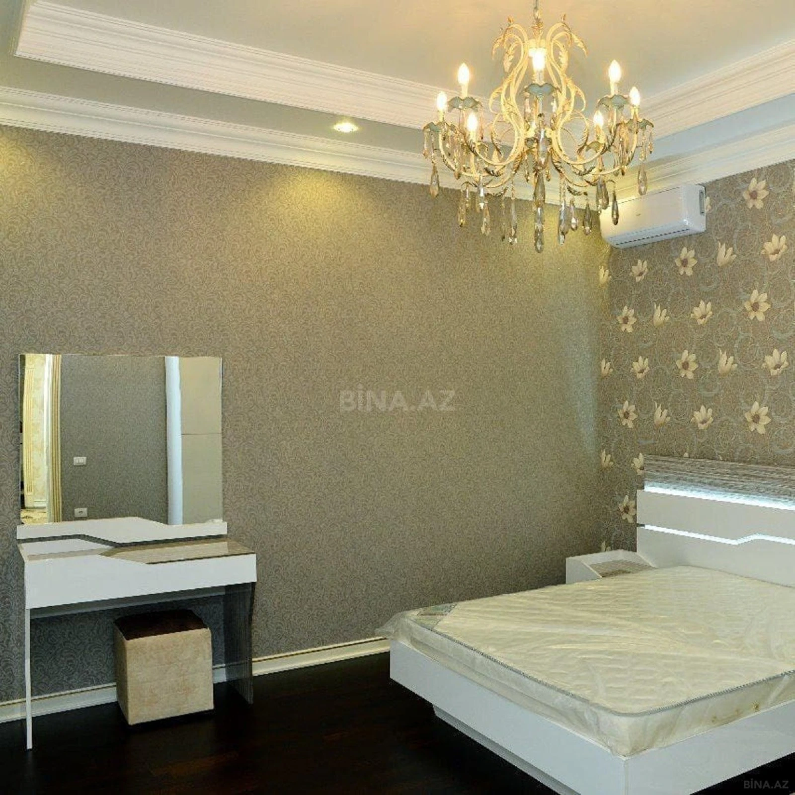 Kirayə verilir 4 otaqlı həyət evi 350 m²