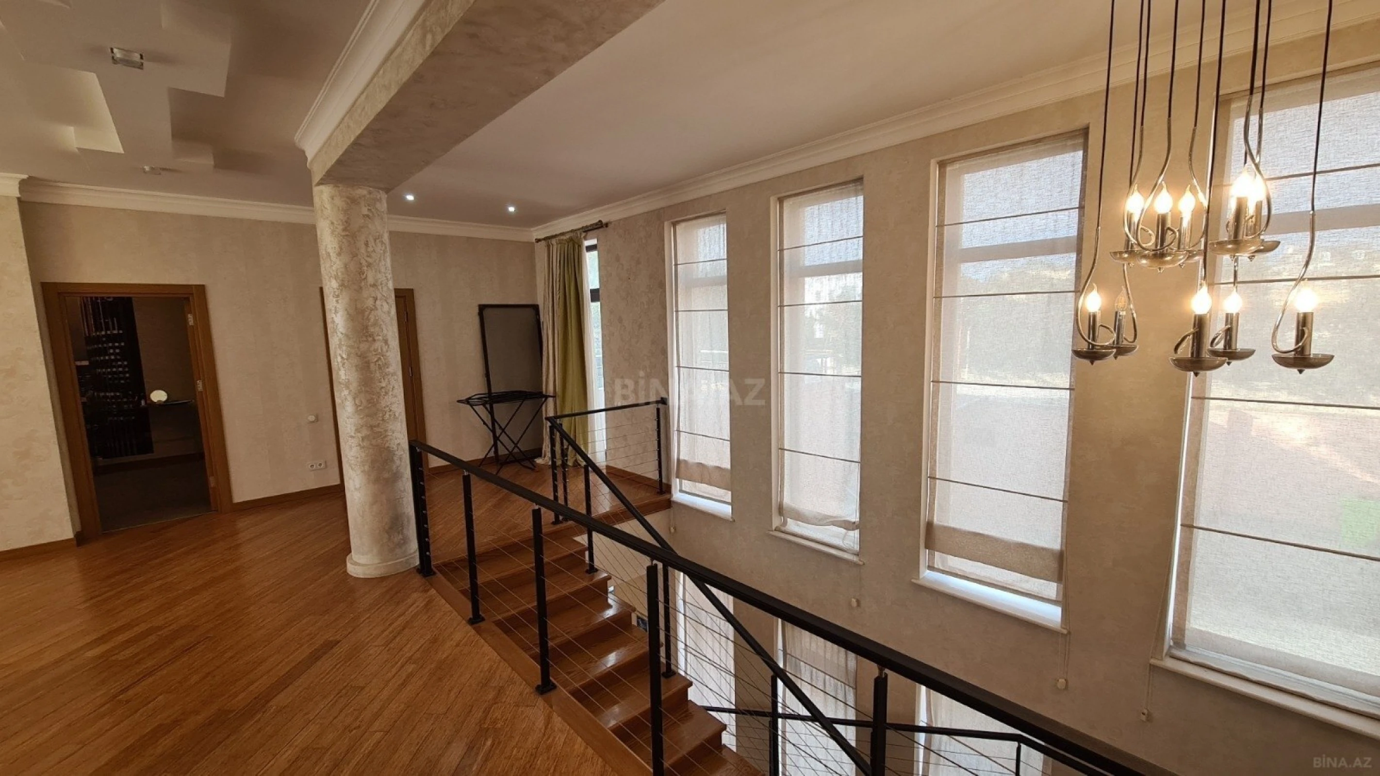 Satılır 6 otaqlı həyət evi 400 m²