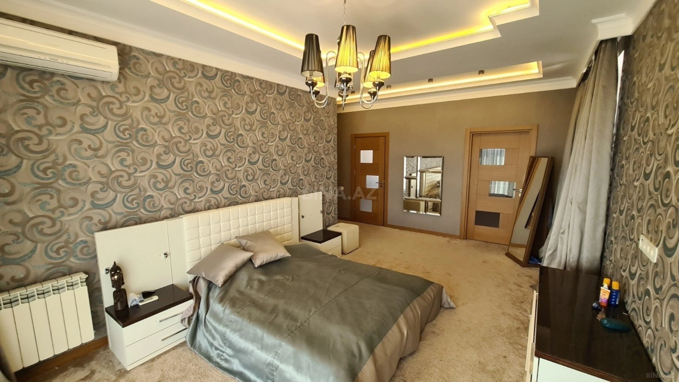 Satılır 6 otaqlı həyət evi 400 m²