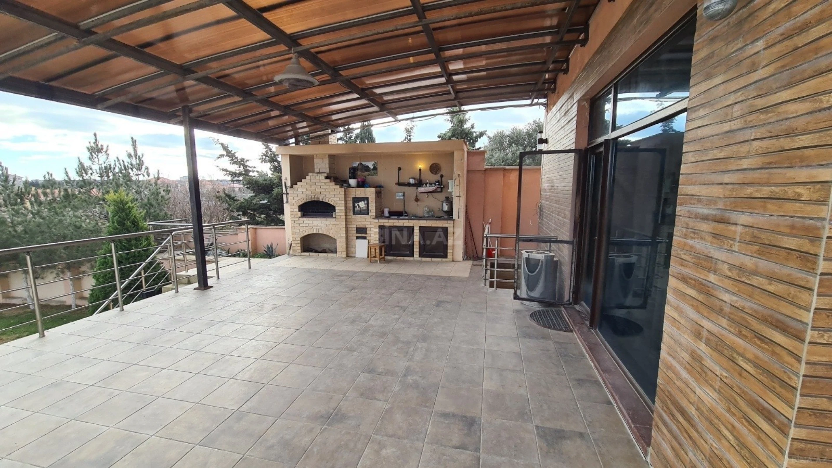 Satılır 6 otaqlı həyət evi 400 m²