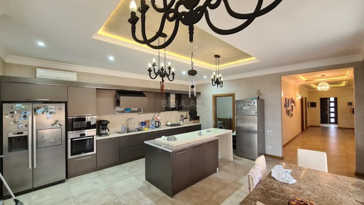 Satılır 6 otaqlı həyət evi 400 m²