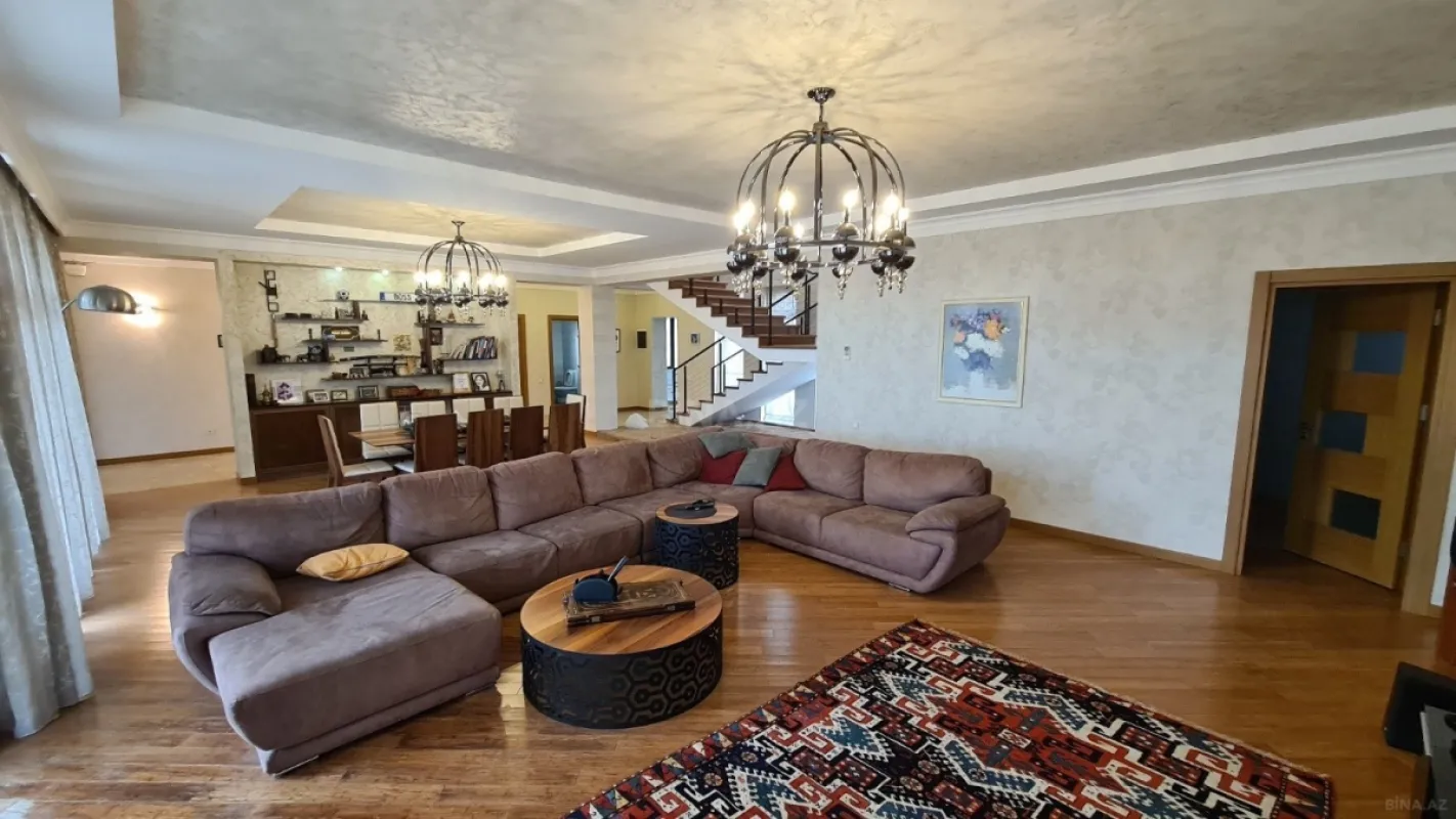 Satılır 6 otaqlı həyət evi 400 m²