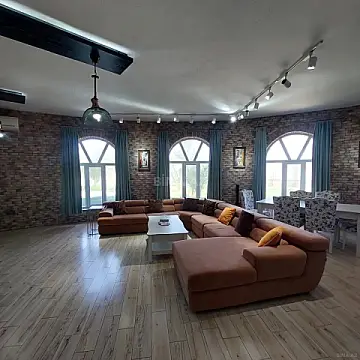 Kirayə verilir 5 otaqlı həyət evi 400 m²