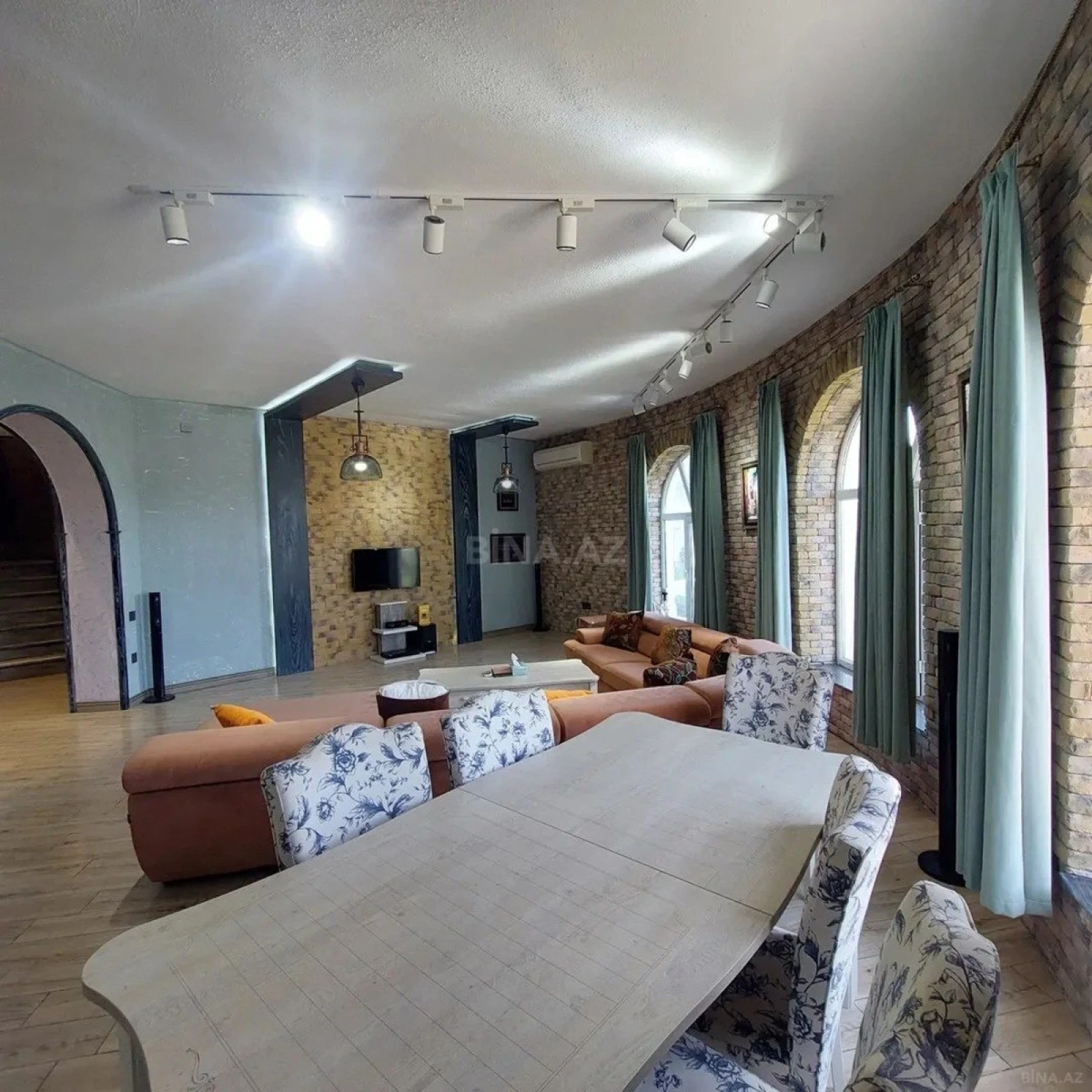 Kirayə verilir 5 otaqlı həyət evi 400 m²