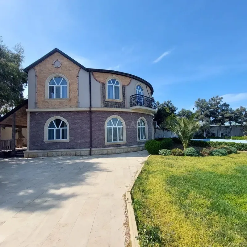 Kirayə verilir 5 otaqlı həyət evi 400 m²