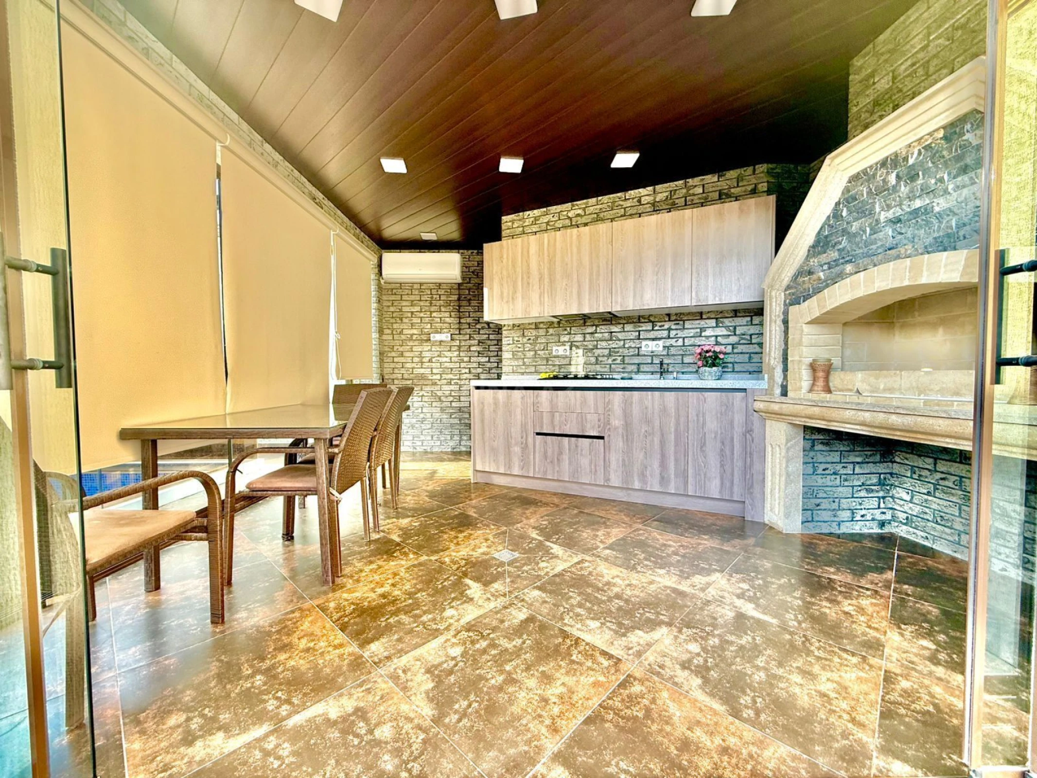 Satılır 4 otaqlı həyət evi 200 m²