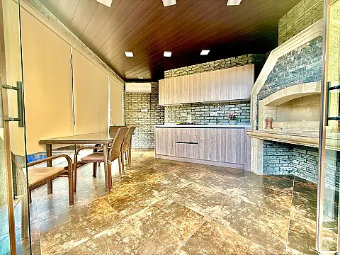 Satılır 4 otaqlı həyət evi 200 m²