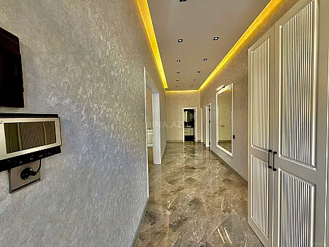 Satılır 4 otaqlı həyət evi 200 m²