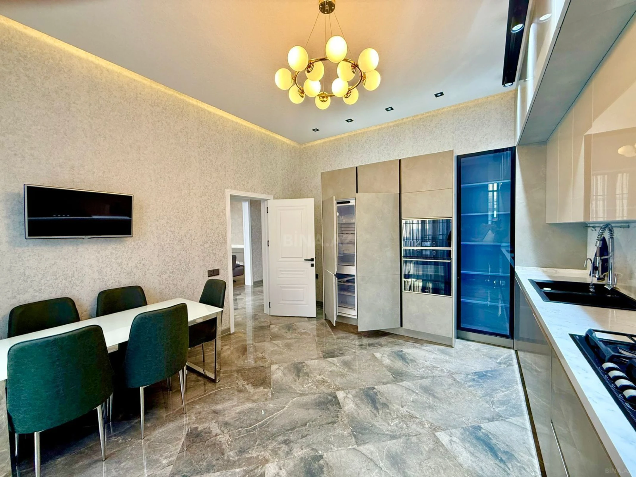 Satılır 4 otaqlı həyət evi 200 m²