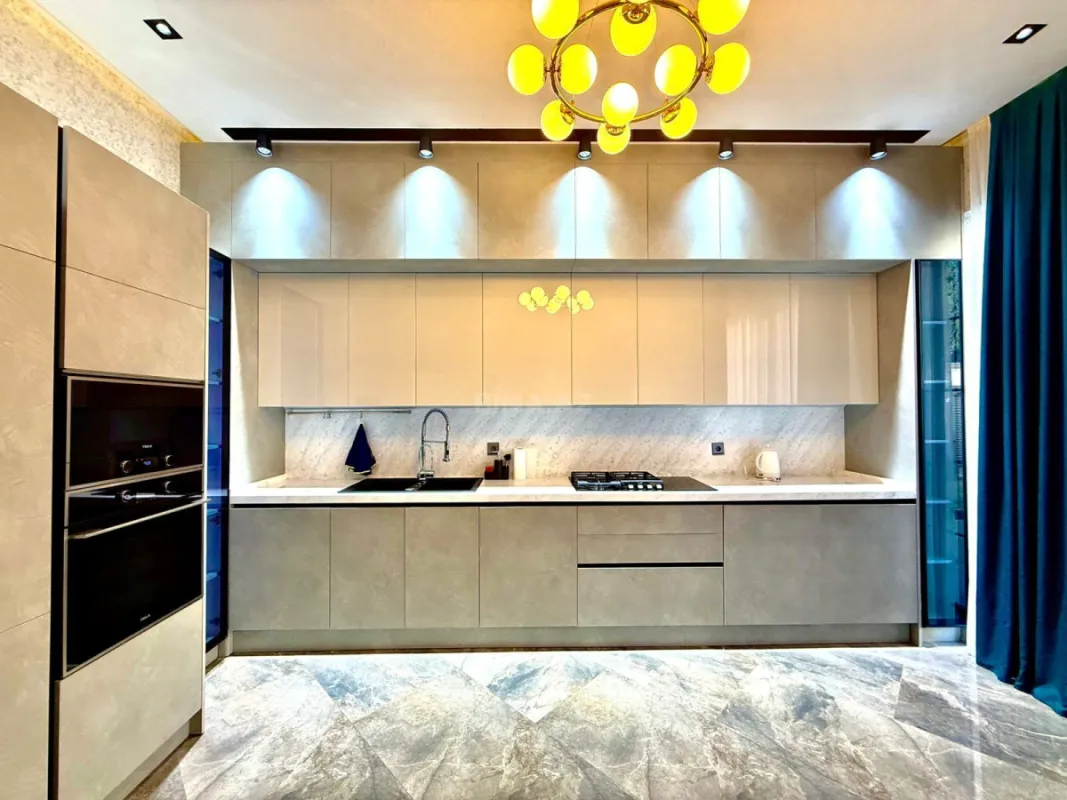 Satılır 4 otaqlı həyət evi 200 m²