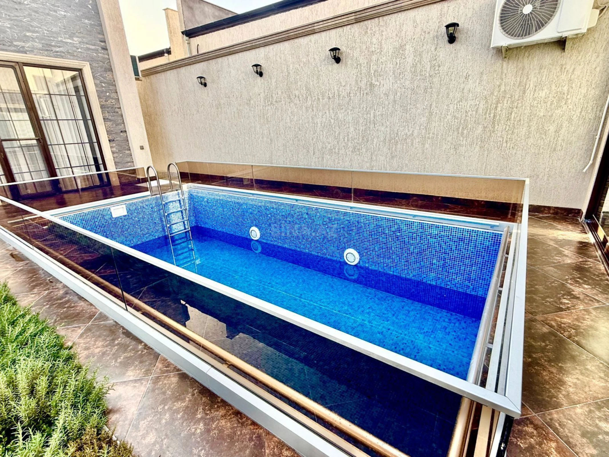 Satılır 4 otaqlı həyət evi 200 m²