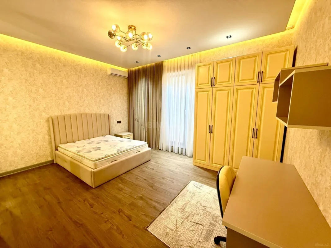 Satılır 4 otaqlı həyət evi 200 m²