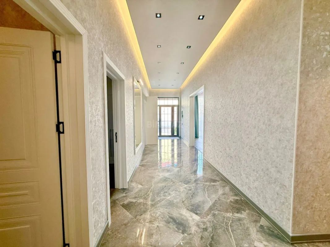 Satılır 4 otaqlı həyət evi 200 m²