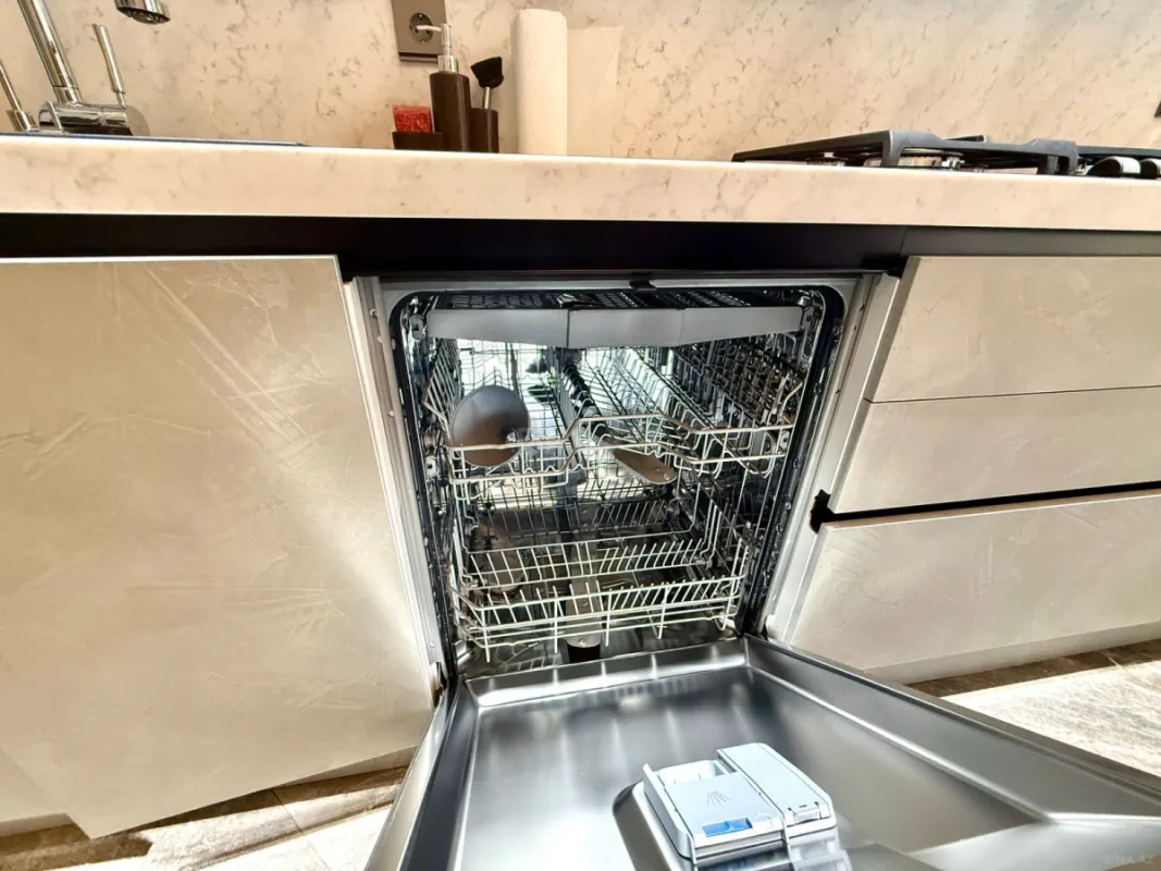 Satılır 4 otaqlı həyət evi 200 m²