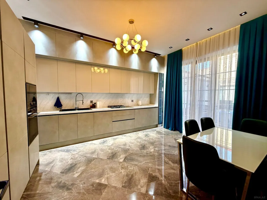 Satılır 4 otaqlı həyət evi 200 m²