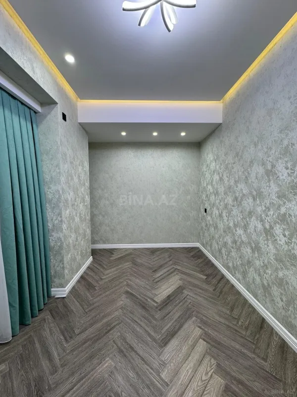 Satılır 4 otaqlı mənzil 170 m²