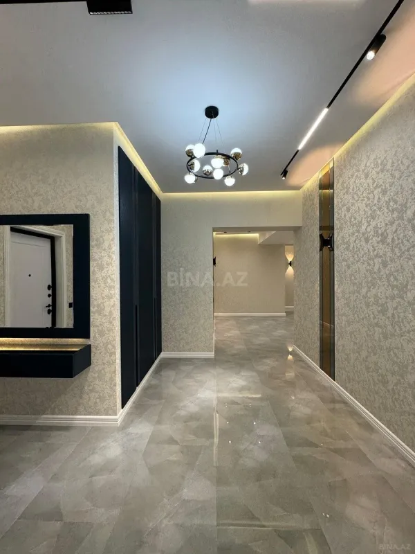 Satılır 4 otaqlı mənzil 170 m²